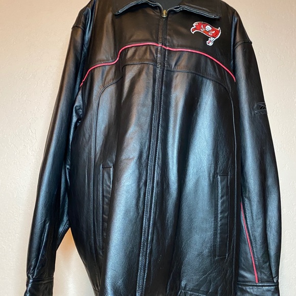 NFL Tampa bay buccaneers leather jacket - Picture 3 of 10